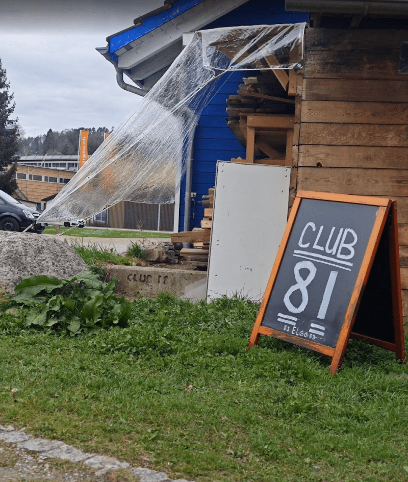 Bar und Einrichtung des Club 81 Elgg